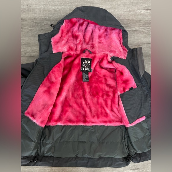 Roxy Snowboarding Ski Jacket - Picture 3 of 13